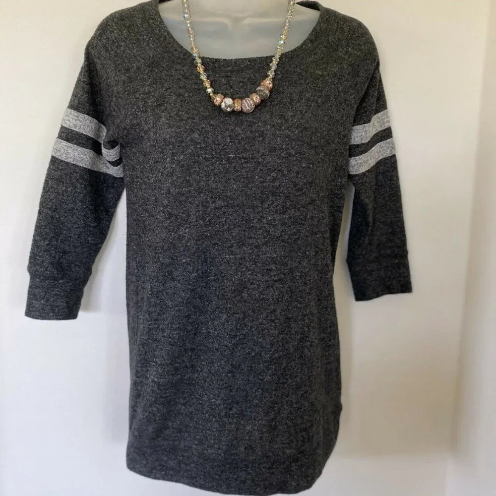 VTG‎ Ladies Sweater Gray with Stripes 3/4 Sleeves